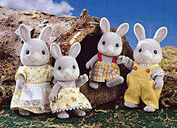  Calico Critters 1628 Cottontail Rabbit Family