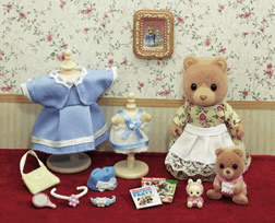  calico critters 2283 Margaret & Halley Visit the Honey Bee Dress-up Shop